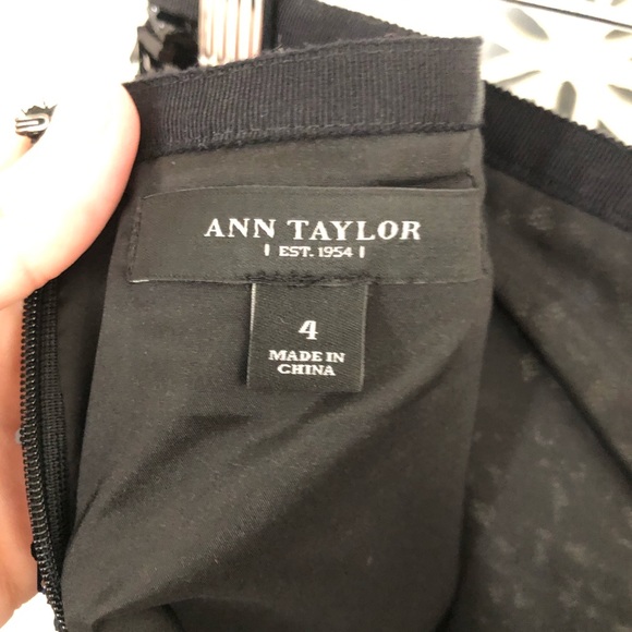 Ann Taylor Black Sequined Skirt size 4-excellent! - Picture 4 of 4